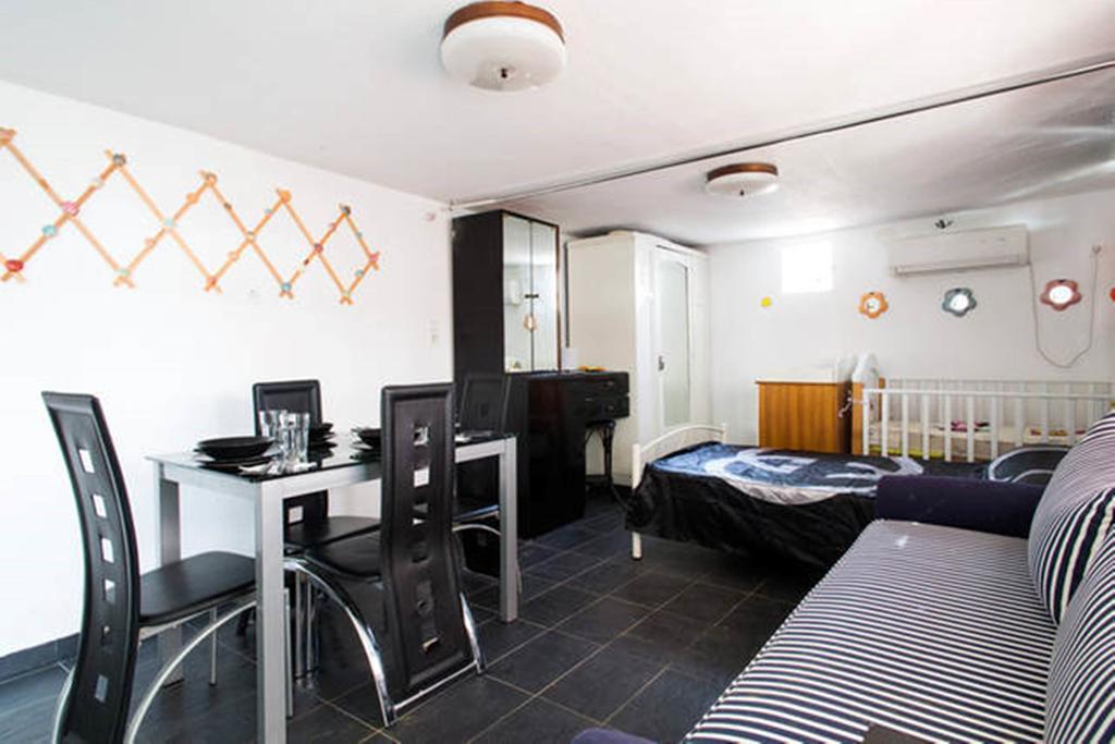 Wavedance Accommodation Salamina Exterior foto