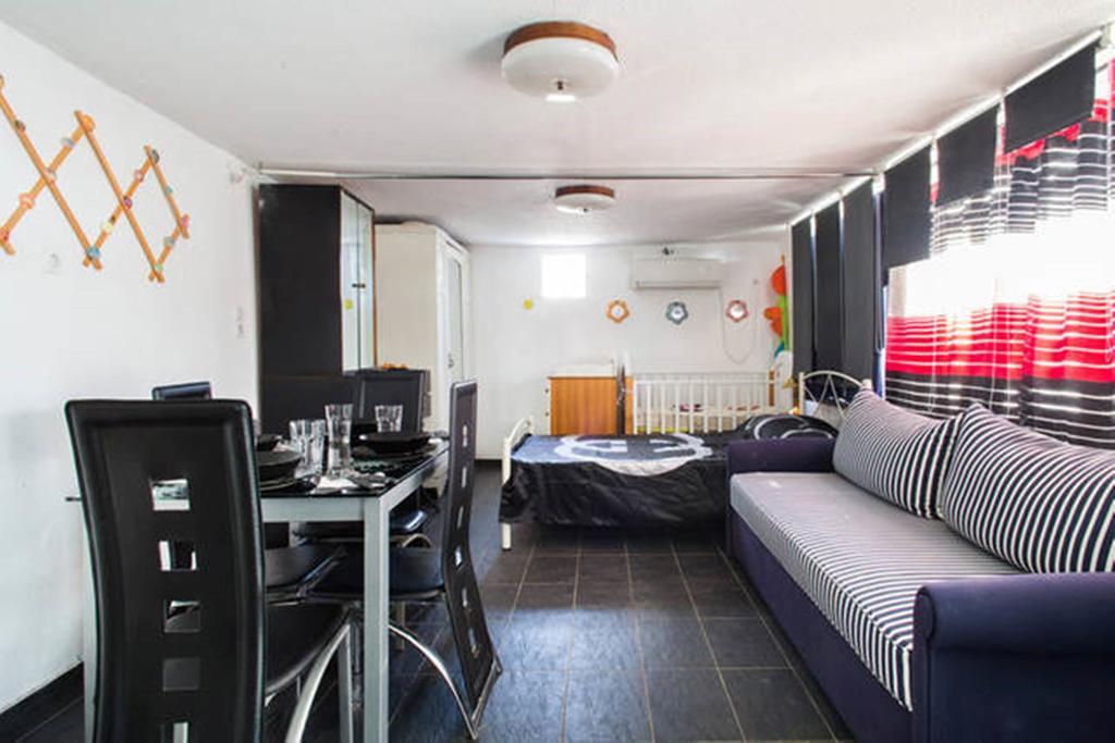 Wavedance Accommodation Salamina Exterior foto
