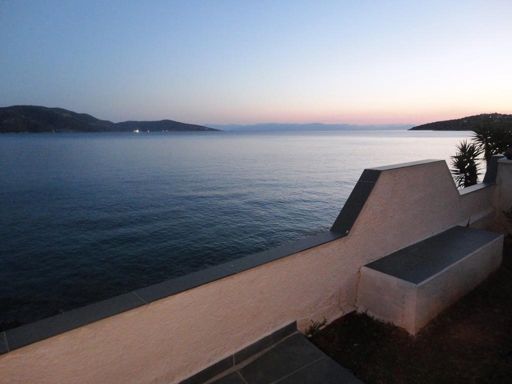 Wavedance Accommodation Salamina Exterior foto